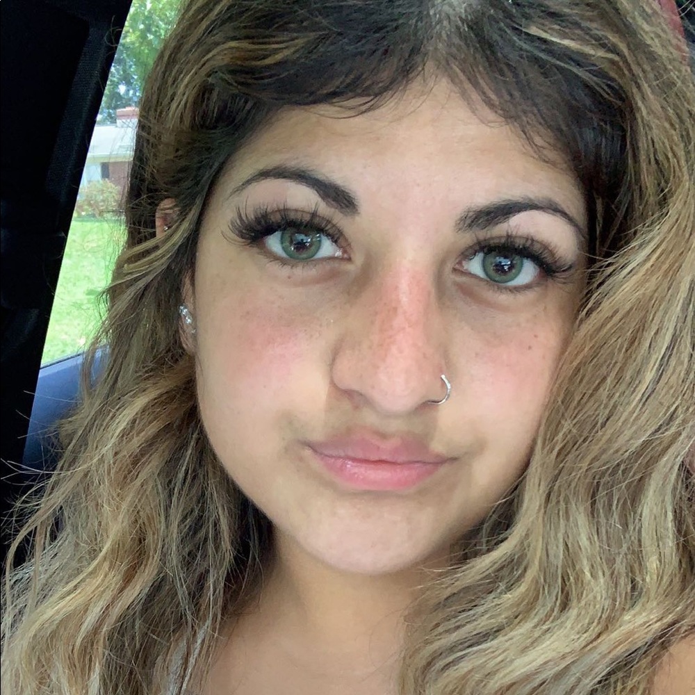 Meet your Posher, Mariana